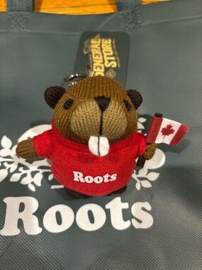 Roots Brown Beaver Plush Keychain with Red Sweatshirt and Canadian Flag
